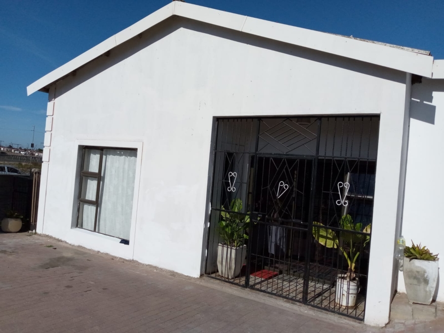 3 Bedroom Property for Sale in Louwville Western Cape